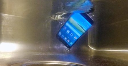 Suya Düşen Telefonun Dokunmatiği Çalışmıyor